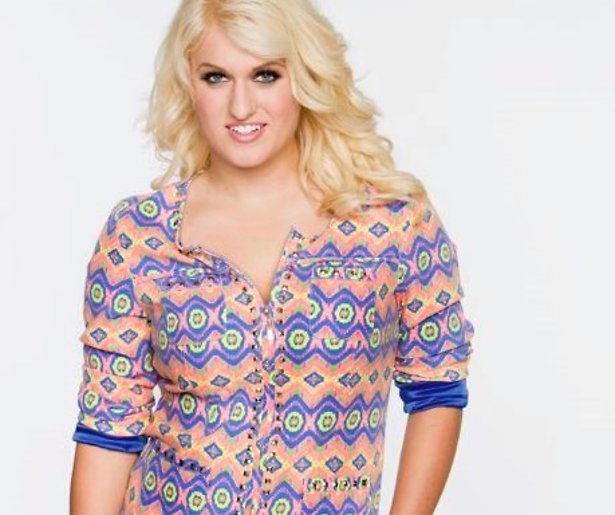 Britt Dekker begint paardenkanaal op YouTube