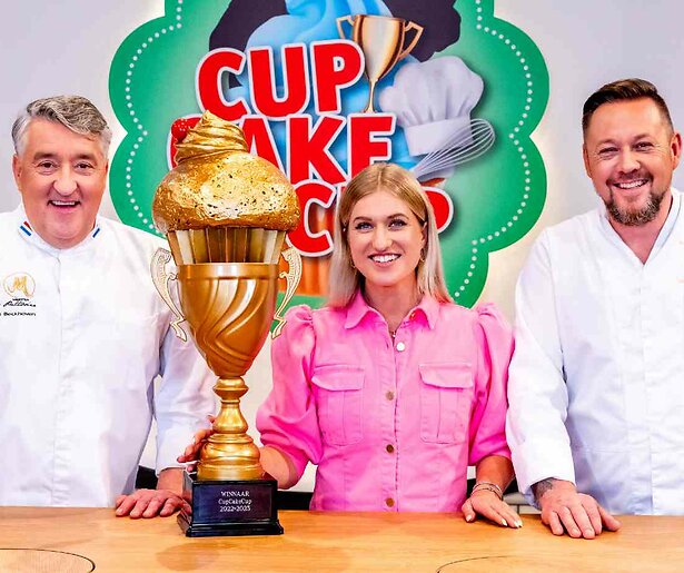 Britt Dekker presenteert de CupCakeCup