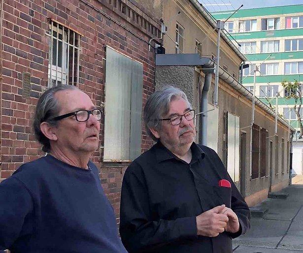 De TV van gisteren: Maarten en Vincent van Rossem meteen een hit op NPO 2