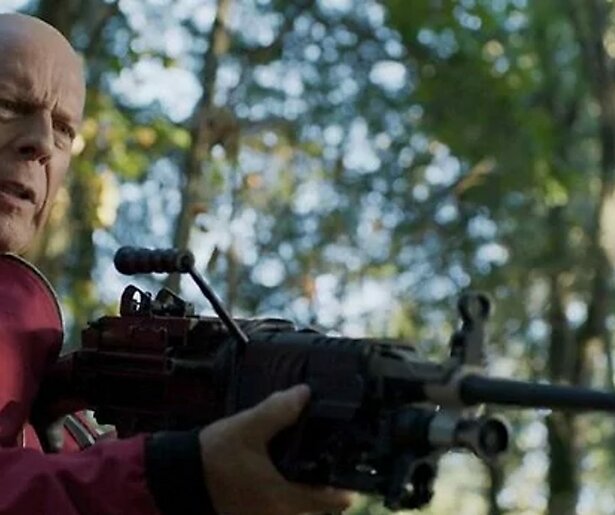 Bruce Willis laat zich niet opjagen in de futuristische actiethriller Apex Predator