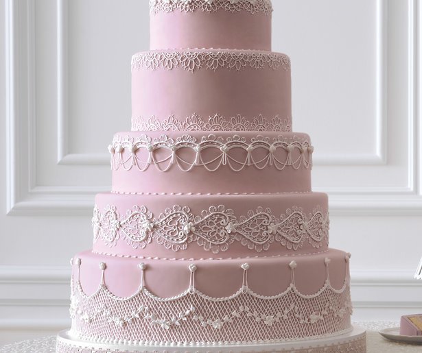 RTL 4 maakt bakprogramma met bruidstaarten