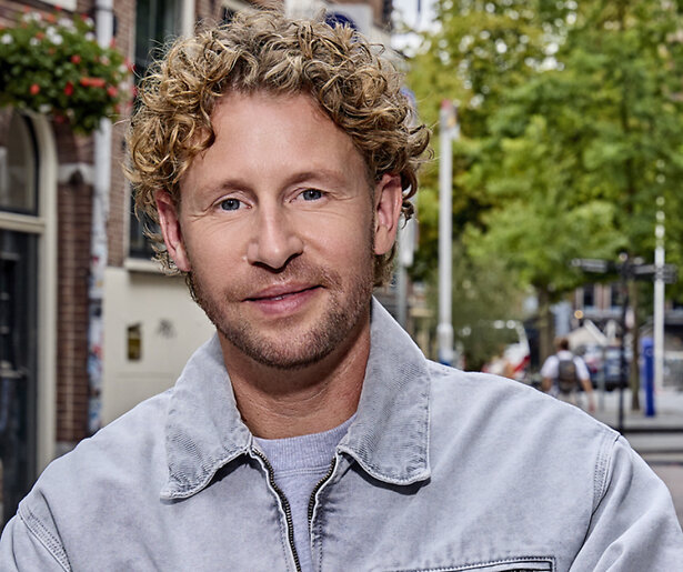 Ewout Genemans stelt de agenten van Bureau Groningen voor