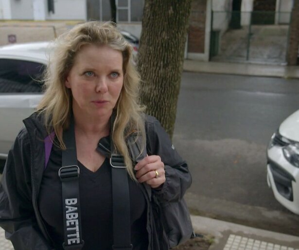 Babette van Veen steekt de draak met Tijl Beckand in Het Perfecte Plaatje