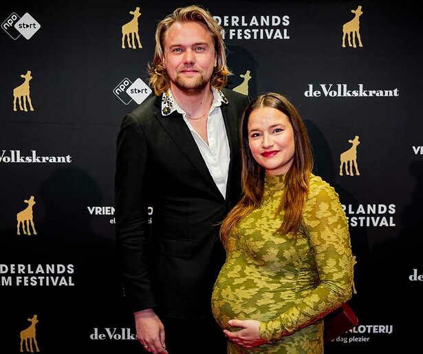 Heftige bevallig voor Barbara Sloesen: ‘Tussen hoop en vrees op de intensive care geleefd’