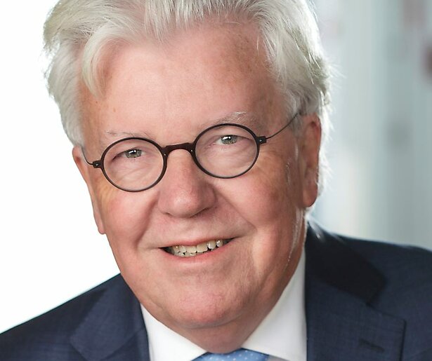 Bas Hesselink laat nog één keer zijn vakmanschap zien in deze eerder opgenomen aflevering van Tussen Kunst en Kitsch