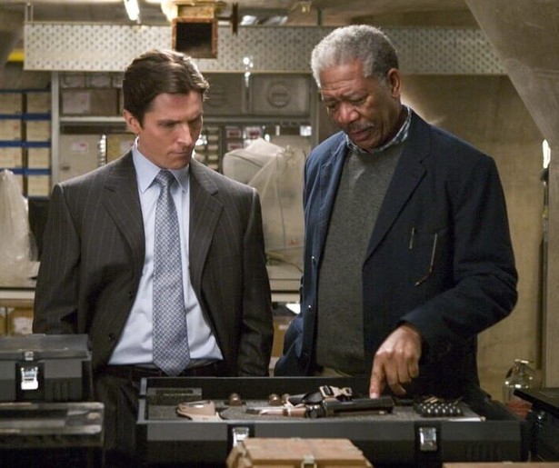 Christian Bale verandert in een superheld in Batman Begins