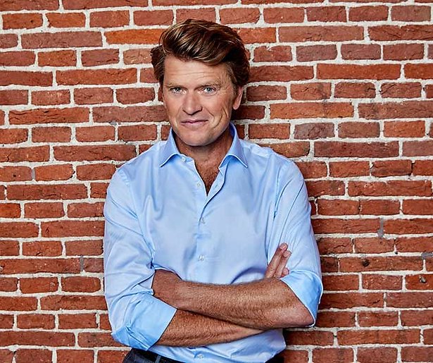 Oeps! Lil’ Kleine en Beau geven elkaar een hand op tv