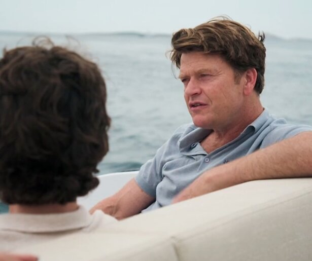 Beau van Erven Dorens opent de Casa di Beau-deuren voor Renze Klamer en Fajah Lourens