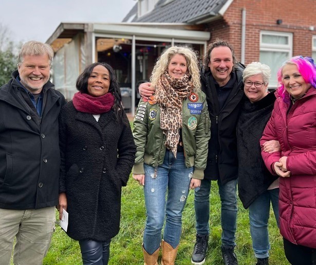 Kim en Marco laten hun gasten kennismaken met een follybos in Bed & Breakfast