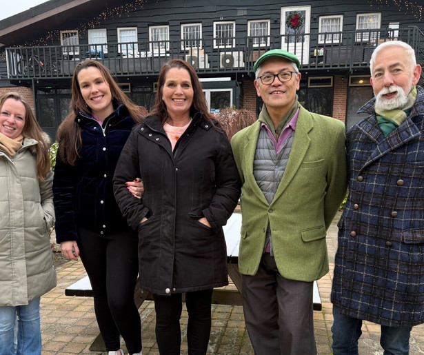Van oud-Hollandse spelletjes tot bijlwerpen in het seizoensslot van Bed & Breakfast