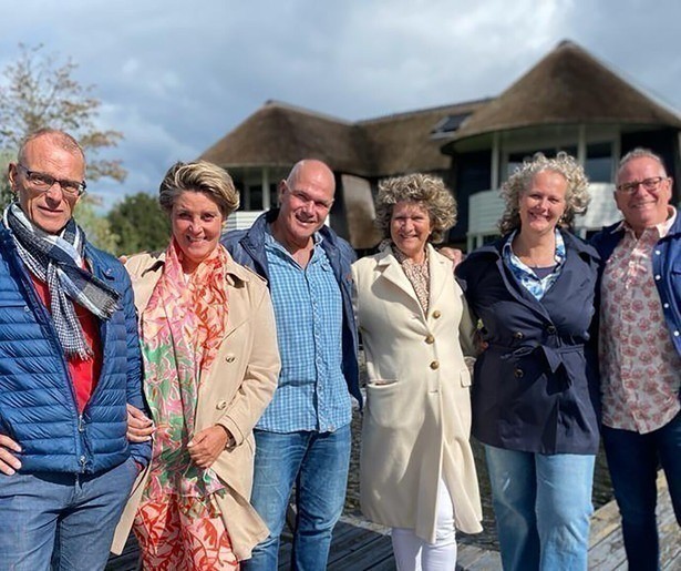Wijn, diner en waterpret bij Marieke en Gert, Silvia en Walther, Ageeth en John in Bed & Breakfast