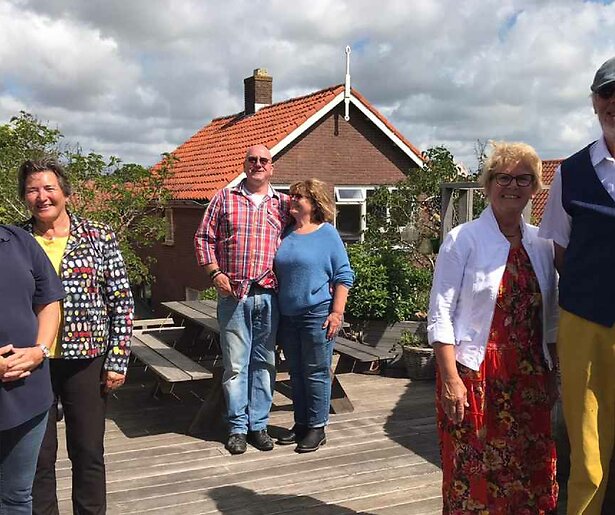 Inge en Ernes uit Bed & Breakfast nemen hun logés mee naar een stoomgemaal