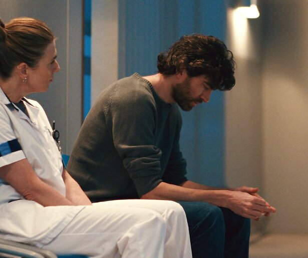 De definitieve breuk tussen Jerry en Ella levert veel stress op in Dag & Nacht