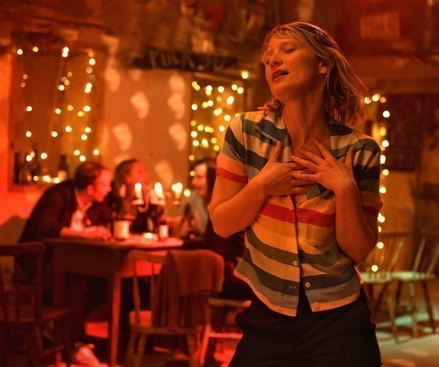 Vicky Krieps en Tim Roth laten zich inspireren in Bergman Island