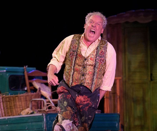 Lachen met Bert Visscher op een woonwagenkamp