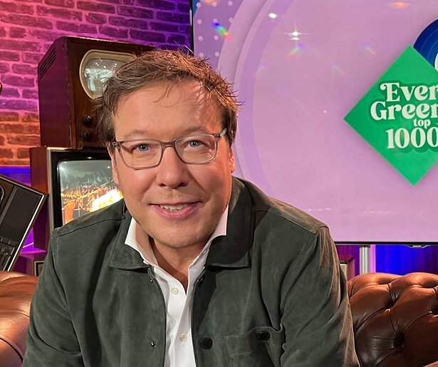 Bert Haandrikman is terug met de NPO Radio 5 Evergreen Top 1000 op NPO 1