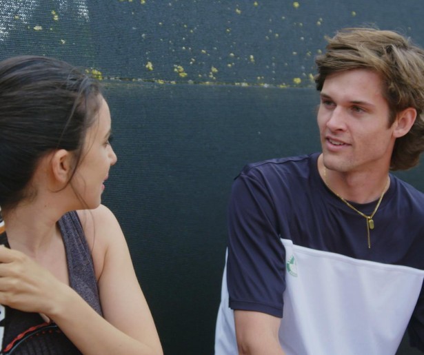 Karsu Dönmez gaat gezellig buurten bij zanger Blanks in Beste Zangers: Thuis Bij