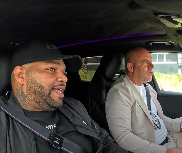 Brace deelt zijn levensverhaal met Andy van der Meijde in Bij Andy in de Auto