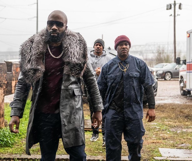 Naomi Harris moet vluchten voor haar corrupte collega's in Black and Blue