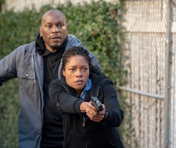 Naomi Harris moet vluchten voor haar corrupte collega's in politiethriller Black and Blue