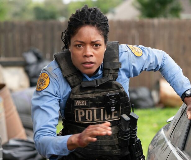 Naomie Harris moet in Black and Blue vluchten voor haar corrupte collega's