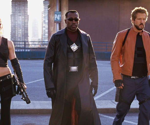 Wesley Snipes hakt lekker door en door in Blade: Trinity