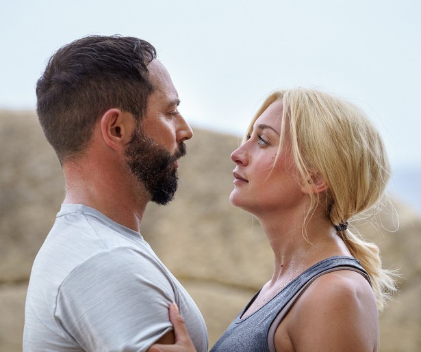 Bea laat de frauduleuze Peder niet los in Blinded