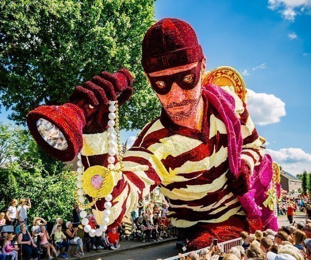 Geniet van de pracht en praal van de Bloemencorso Sint Jansklooster 2024 bij MAX op NPO 1