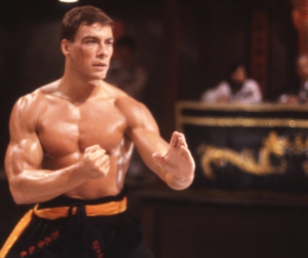 Jean-Claude Van Damme gaat een dodelijk gevecht aan in Bloodsport