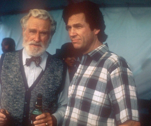 Jeff Bridges jaagt op Tommy Lee Jones in Blown Away