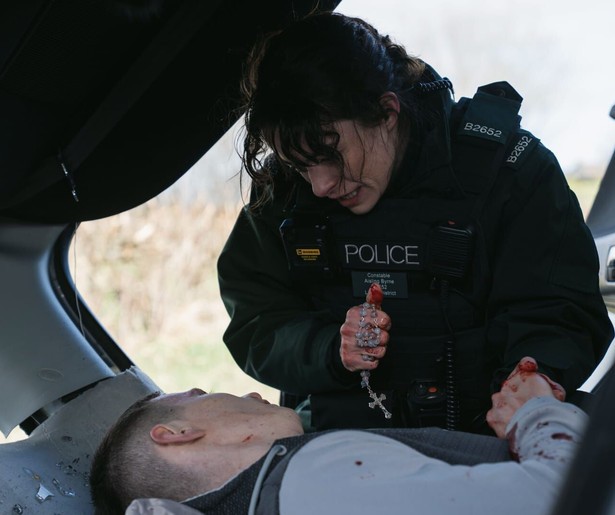 Aisling maakt een traumatische ervaring mee in Blue Lights