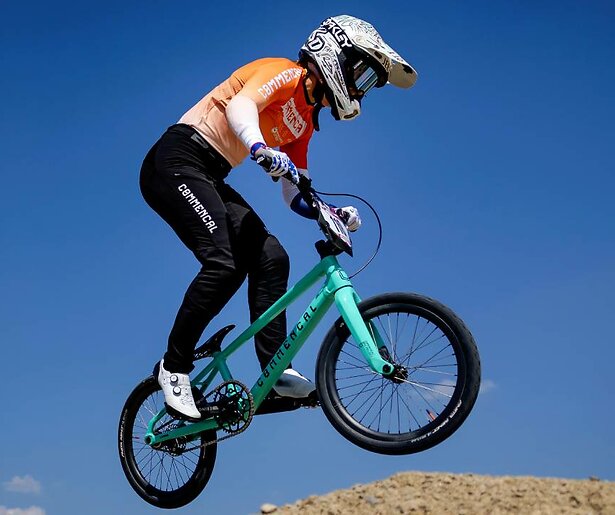 Studio Sport zendt registraties uit van de BMX Racing World Cup en internationaal beachvolleybal in Nederland