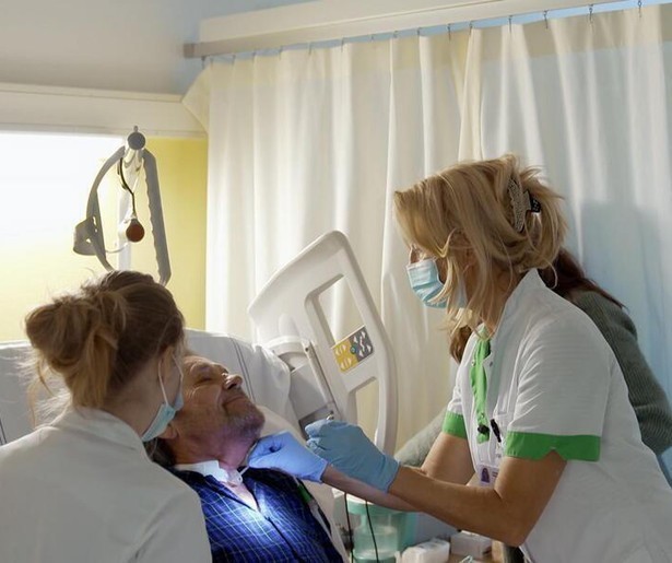 Drukke dagen voor de BN'ers in het ziekenhuis