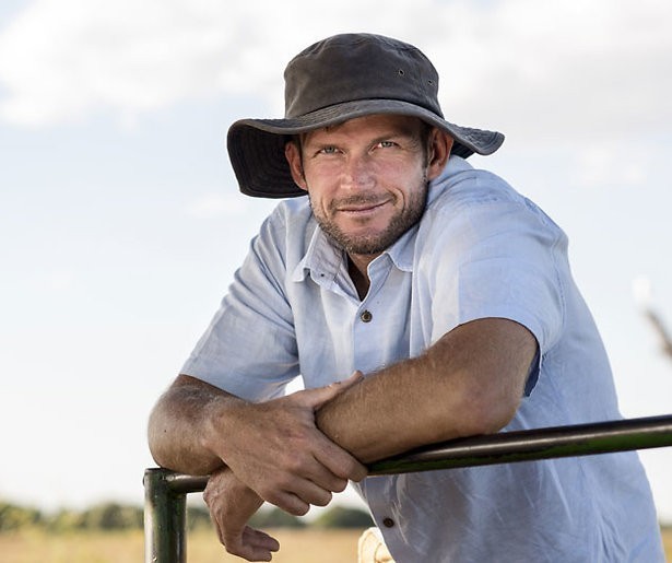 Boer Marc heeft een nieuwe vriendin