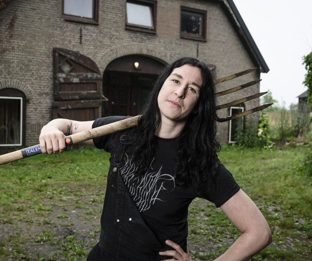 Waylon en Frédérique Spigt bezoeken Ravens boerderij