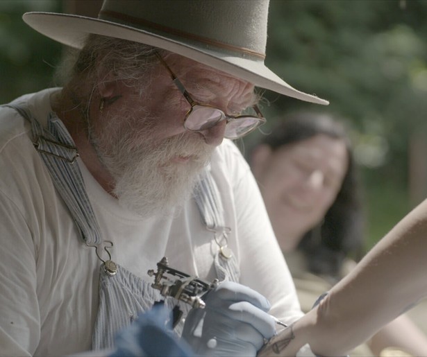 Davina Michelle en Henk Schiffmacher zijn te gast in Boerderij Van Dorst