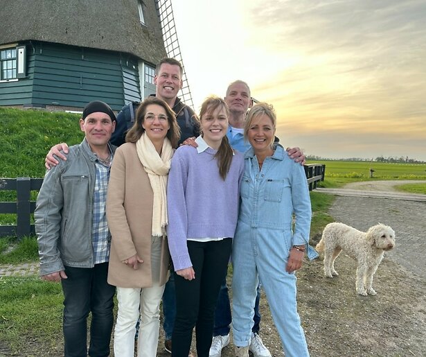 Boer zoekt vrouw-boeren bedolven onder immens aantal brieven voor nieuwe seizoen
