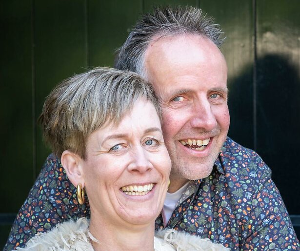 Jan en Dorien uit Boer Zoekt Vrouw zijn getrouwd: 'Met de trekker naartoe gegaan'