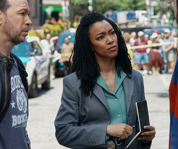 Donny Wahlberg en Sonequa Martin-Green duiken in Boston Blue in een duistere zaak