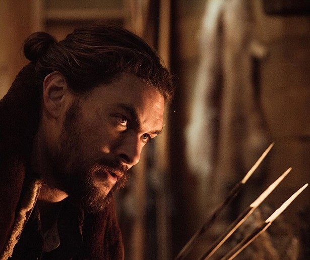 Houthakker Jason Momoa krijgt het aan de stok met drugsdealers in Braven