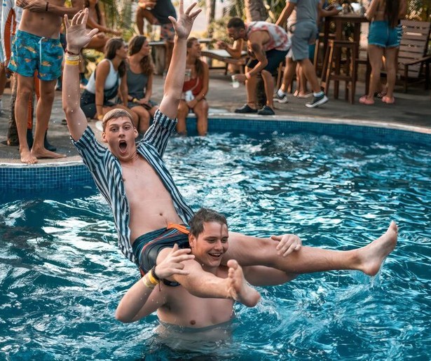 Chris Zegers brengt in Break Free een eerbetoon aan Bram en Robbin