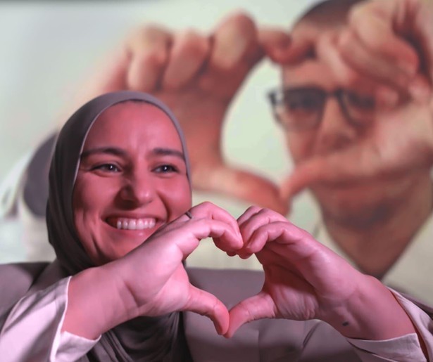 Nora Akachar van start met het tweeluik Brieven uit de kast op NPO 2