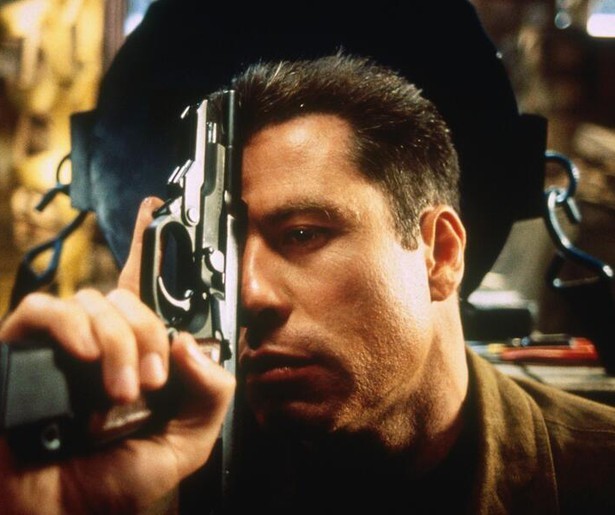 John Travolta jat een stel bommen in Broken Arrow