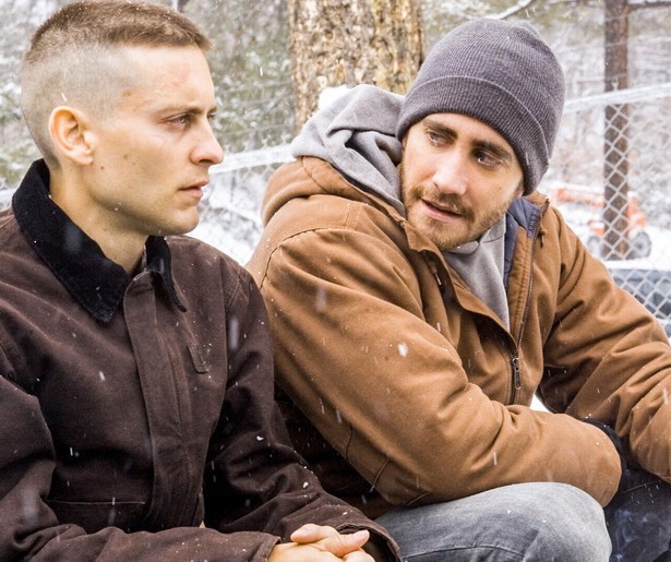 Jake Gyllenhaal ontfermt zich over de weduwe van Tobey Maguire in Brothers