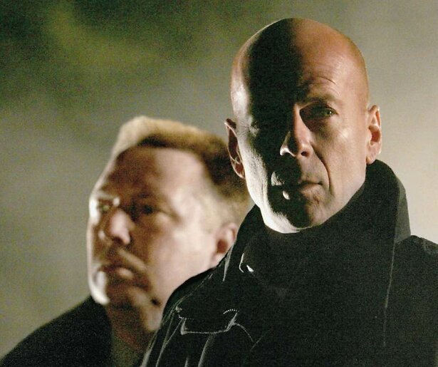 Bruce Willis houdt het hoofd koel in thriller Hostage