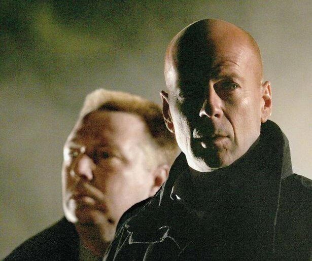 Bruce Willis houdt het hoofd koel in spannende thriller Hostage