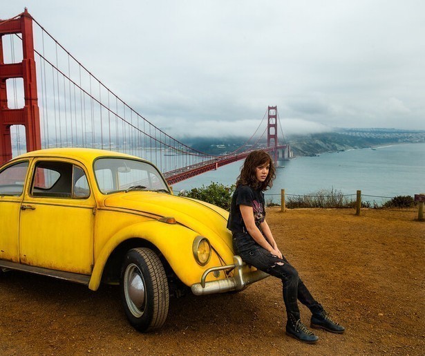 De nieuwe auto van Hailee Steinfeld in Bumblebee