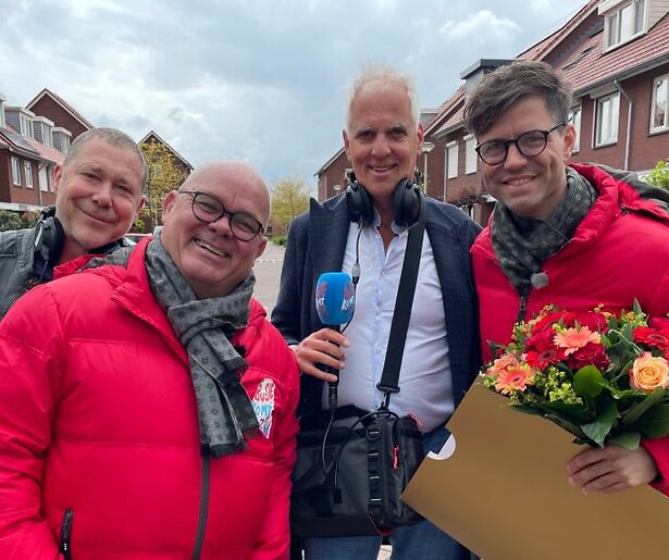 Paul de Leeuw en Hans Kesting halen Ron Fresen op