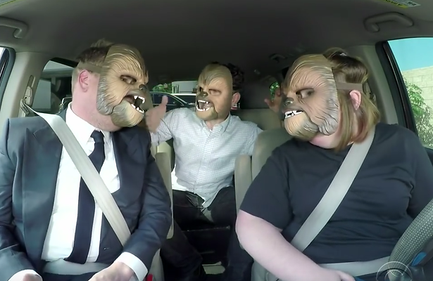 Videosnack: 'Chewbacca mom' bij James Corden in de auto