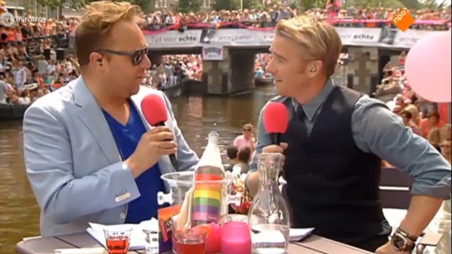 Bekend Nederland geniet van Canal Parade